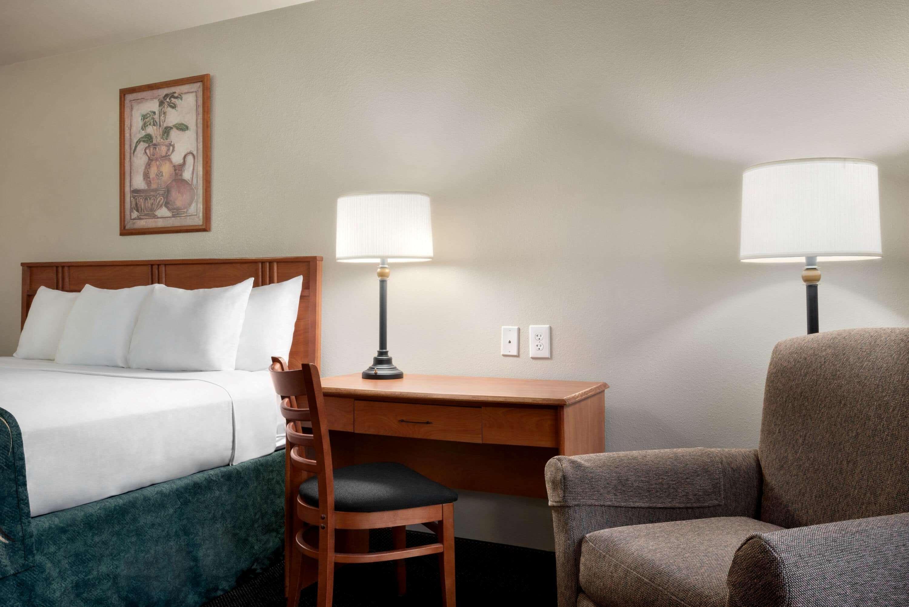 Travelodge By Wyndham Clinton Valley West Court エクステリア 写真