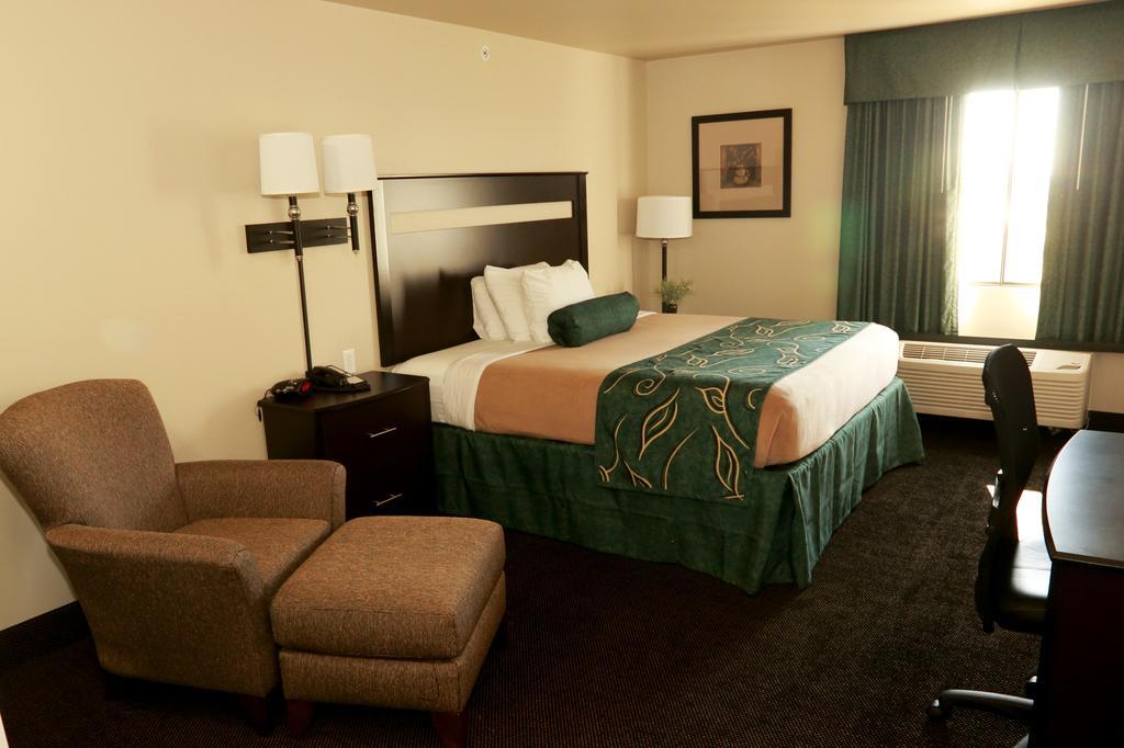 Travelodge By Wyndham Clinton Valley West Court エクステリア 写真